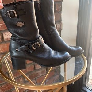 Black Harley Davidson riding boots